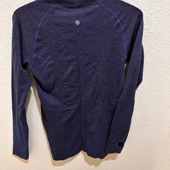 Lululemon Athletica Dark Blue Crew Neck Long Sleeve - Picture 2 of 3
